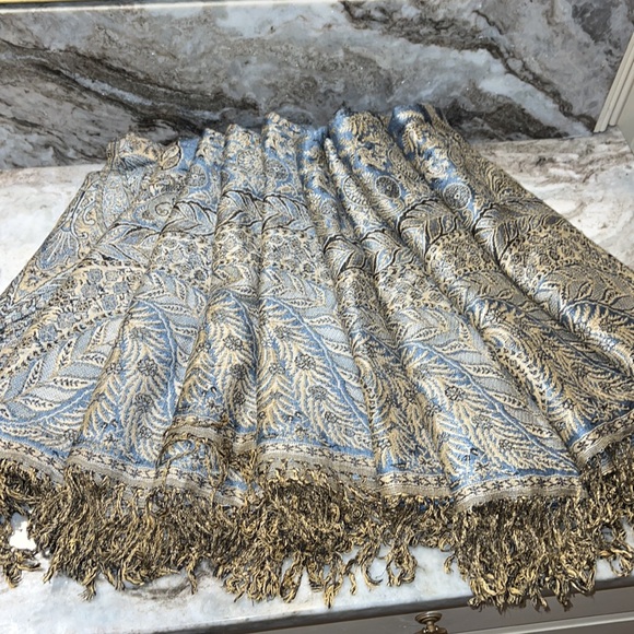 (9) Pashmina Reversible Scarf/Wrap - Picture 5 of 16